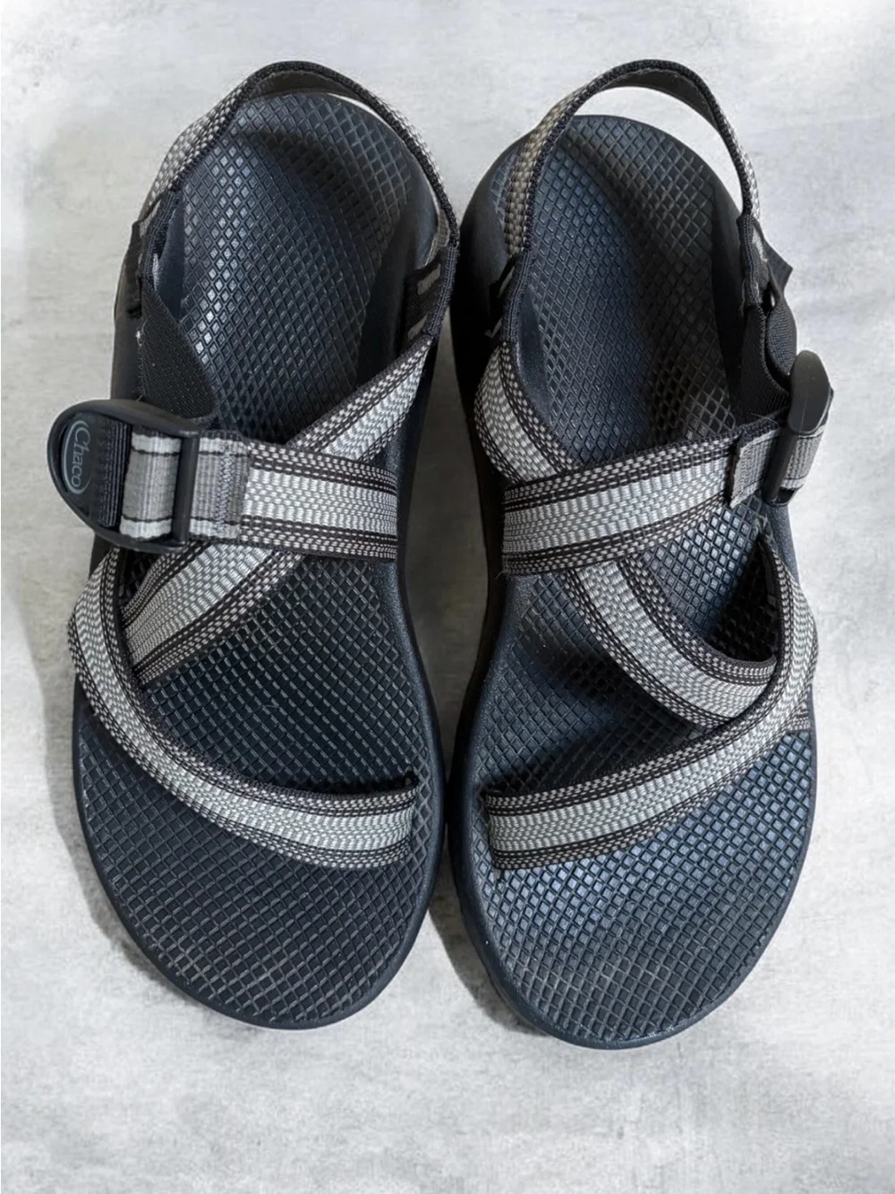 Men's CHACO Outdoor Strap Sandals - Black and Gray Nearly New Size 10